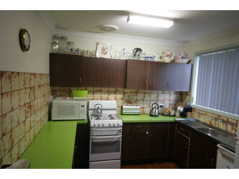 68 Cuthbert Dr, Mount Warrigal NSW 2528