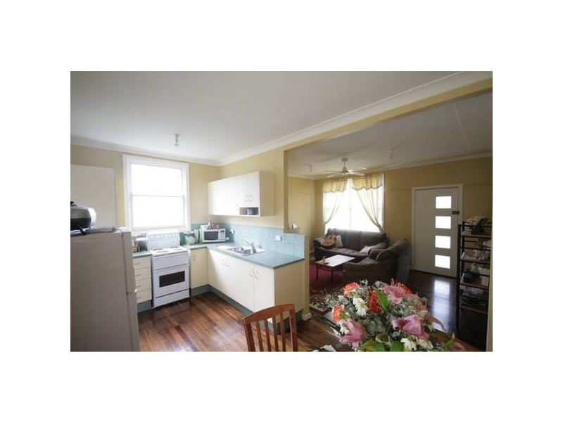 36 Waples Rd, Unanderra NSW 2526