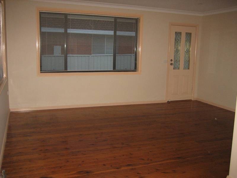 1/32 Central Ave, Oak Flats NSW 2529