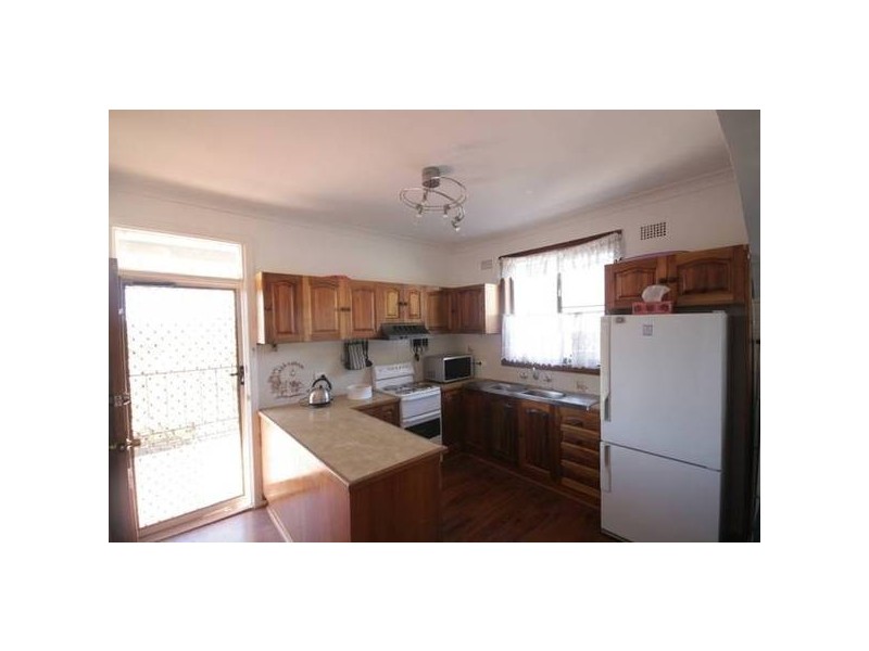 44 Edgeworth Ave, Kanahooka NSW 2530