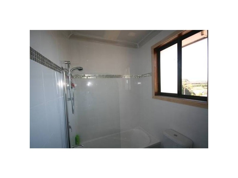 44 Edgeworth Ave, Kanahooka NSW 2530