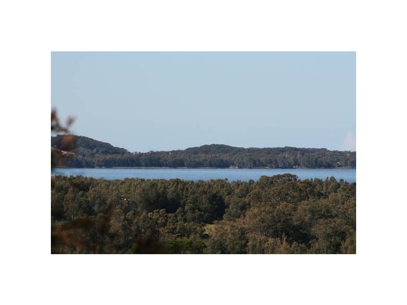 44 Edgeworth Ave, Kanahooka NSW 2530