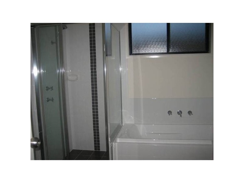 2/32 Central Ave, Oak Flats NSW 2529