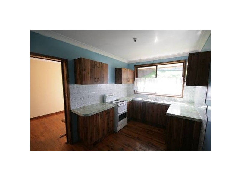 8 Bruce Street, Unanderra NSW 2526