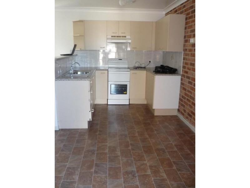 2/5 Oliver Pl, Berkeley NSW 2506