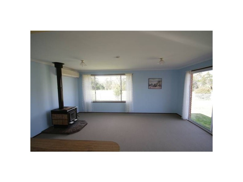 79 Cawdell Dr, Albion Park NSW 2527