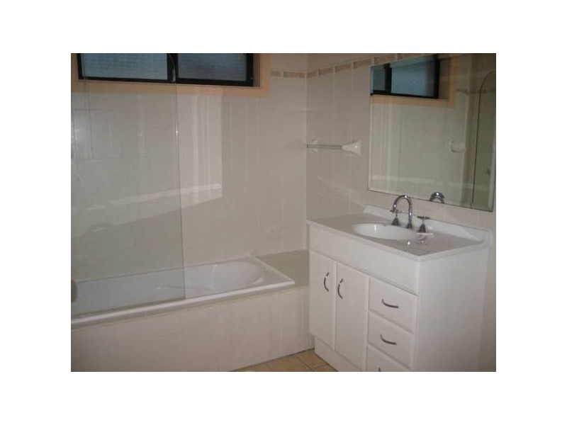 1 + 2/32 Central Ave, Oak Flats NSW 2529