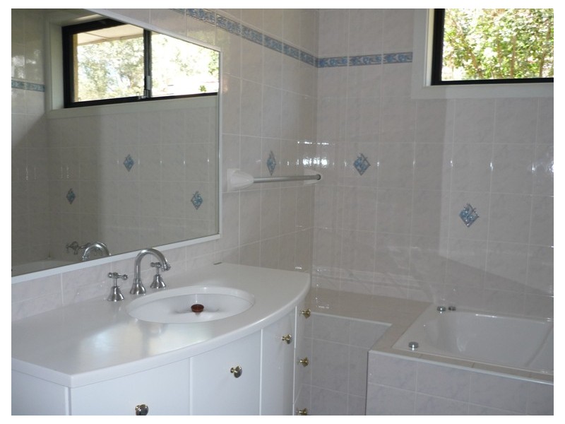 41 Jobson Avenue, Mount Ousley NSW 2519