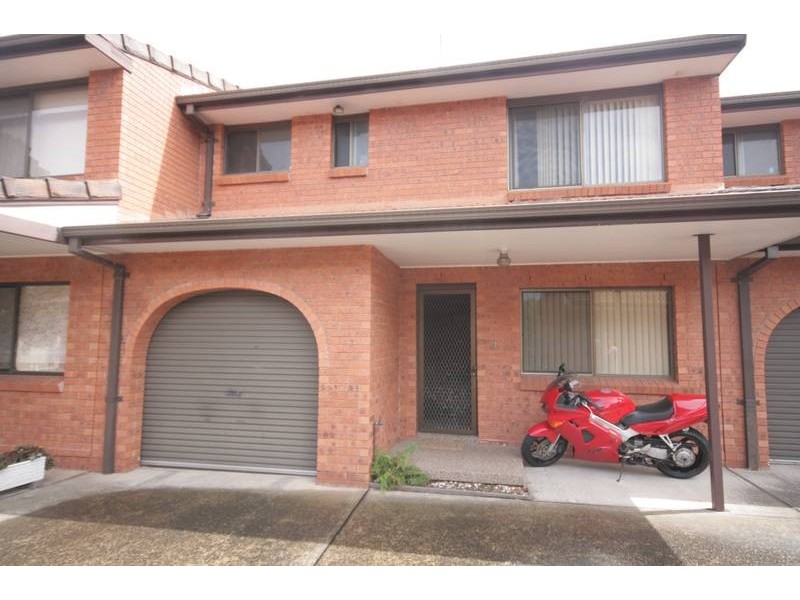 9/96 Central Rd, Unanderra NSW 2526