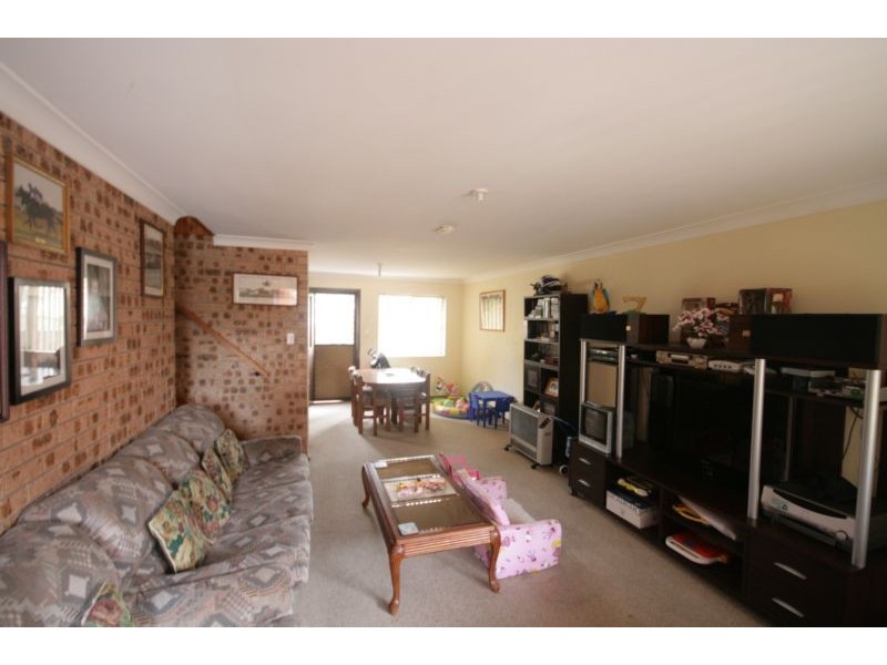 9/96 Central Rd, Unanderra NSW 2526