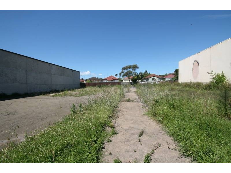 69-71 Five Islands Rd, Cringila NSW 2502