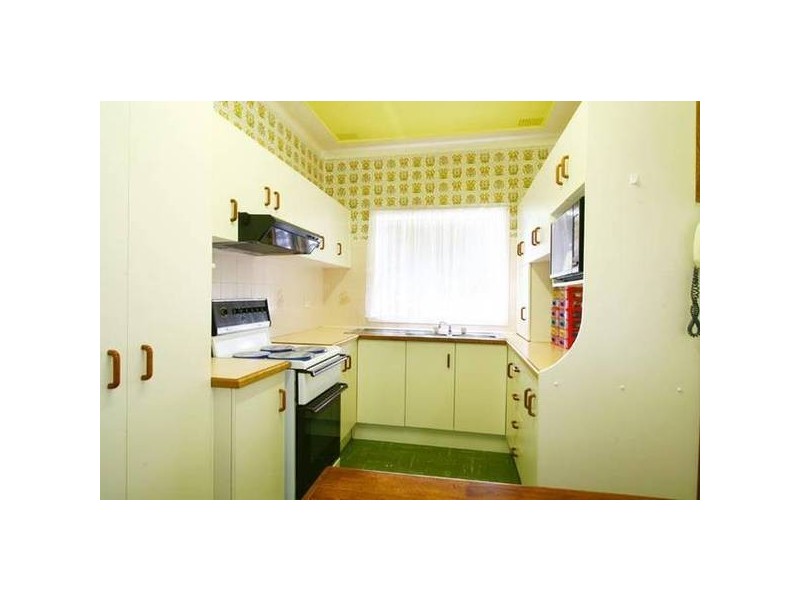304 Flagstaff Road, Lake Heights NSW 2502