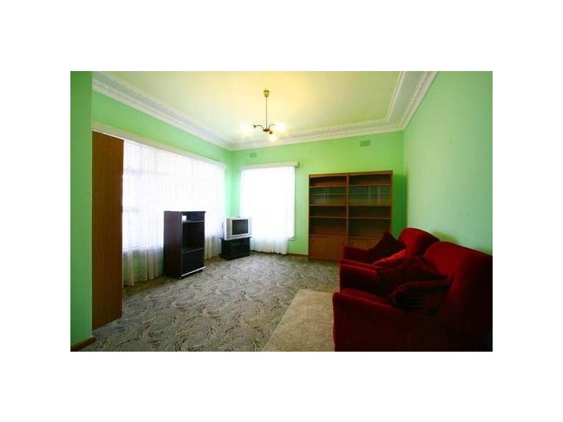 304 Flagstaff Road, Lake Heights NSW 2502