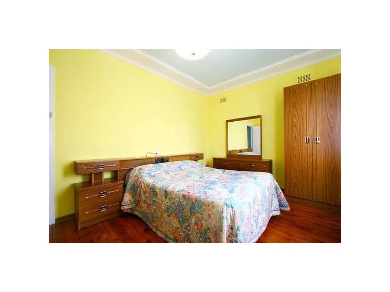 304 Flagstaff Road, Lake Heights NSW 2502