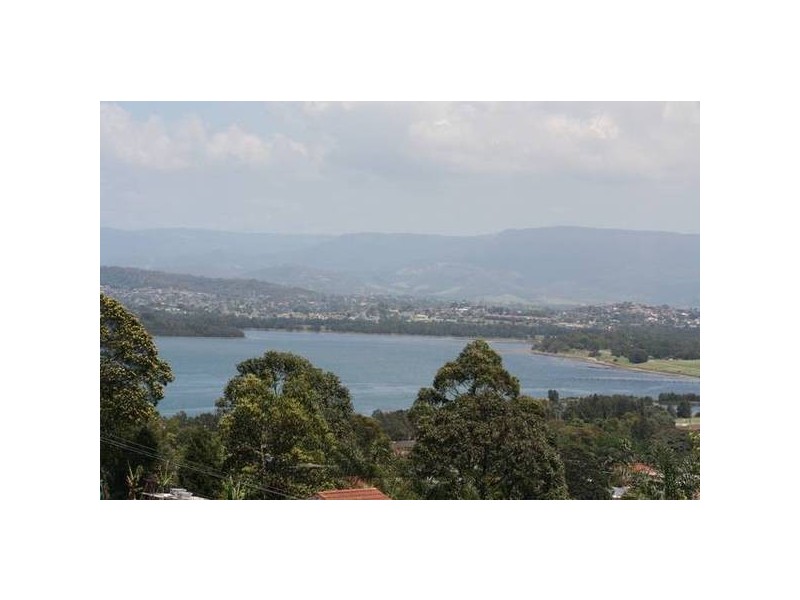 304 Flagstaff Road, Lake Heights NSW 2502