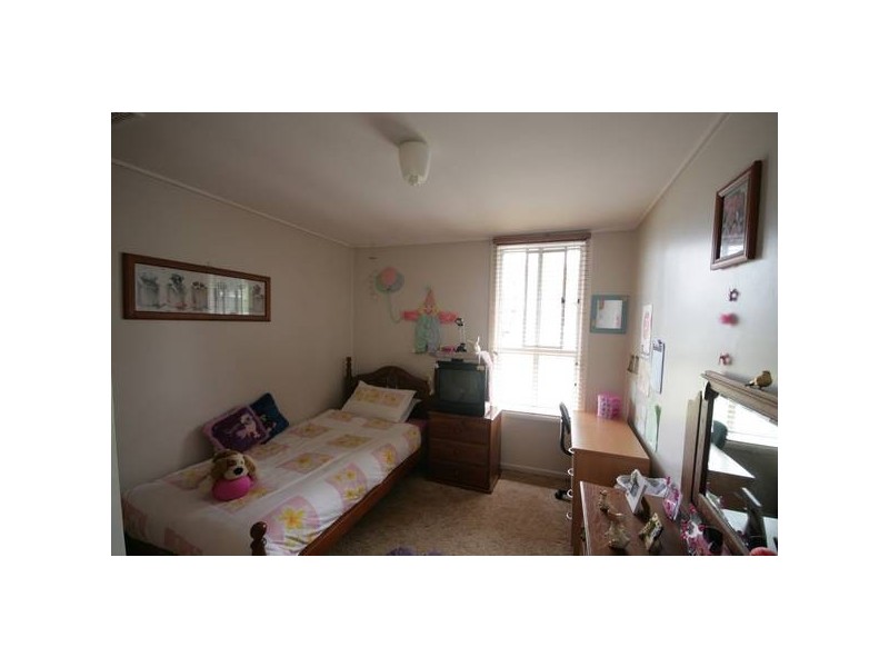 28 Orana Pde, Unanderra NSW 2526