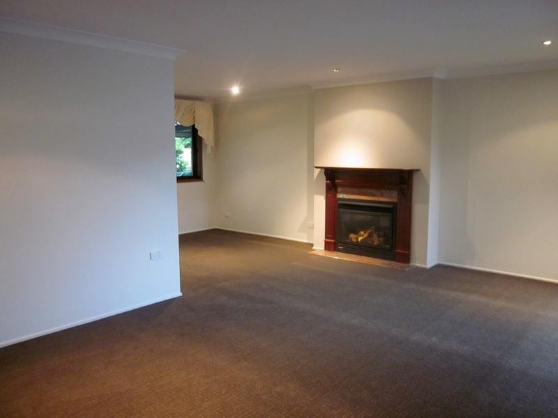 35 Tamarind Drive, Cordeaux Heights NSW 2526