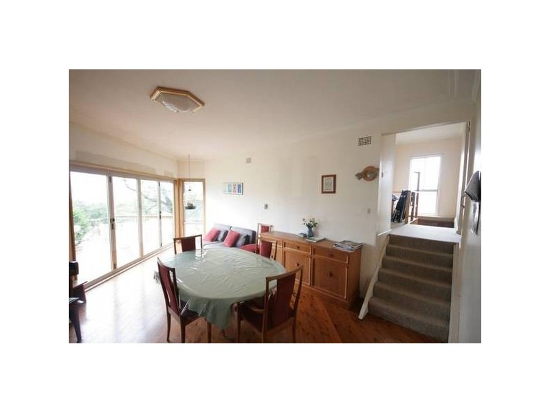 43 Blackman Pde, Unanderra NSW 2526