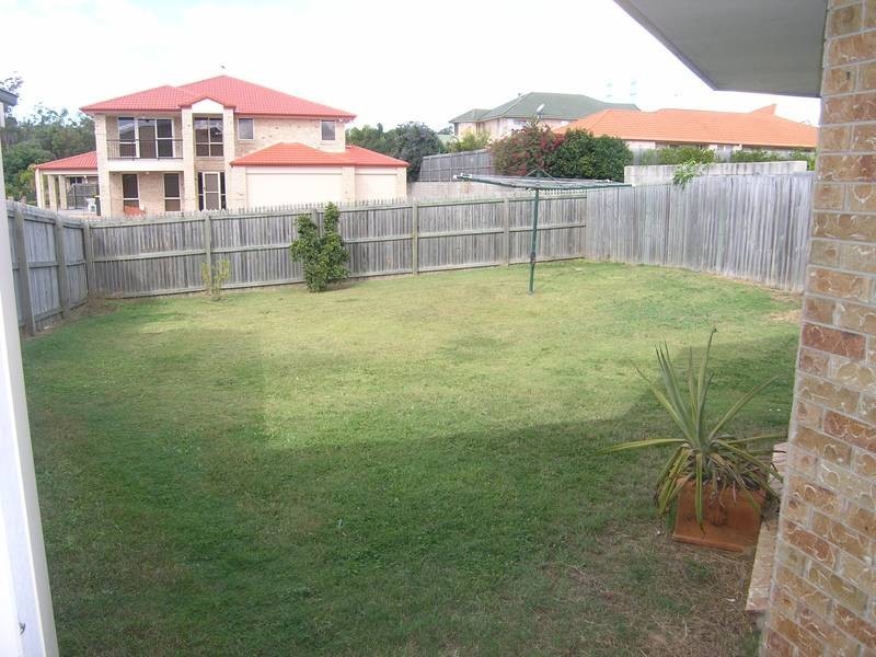 3 Kauri Street, Carindale QLD 4152