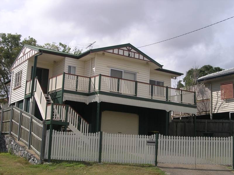 14 Herbert Street, Camp Hill QLD 4152