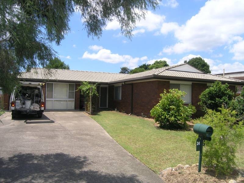 24 Uther Street, Carindale QLD 4152