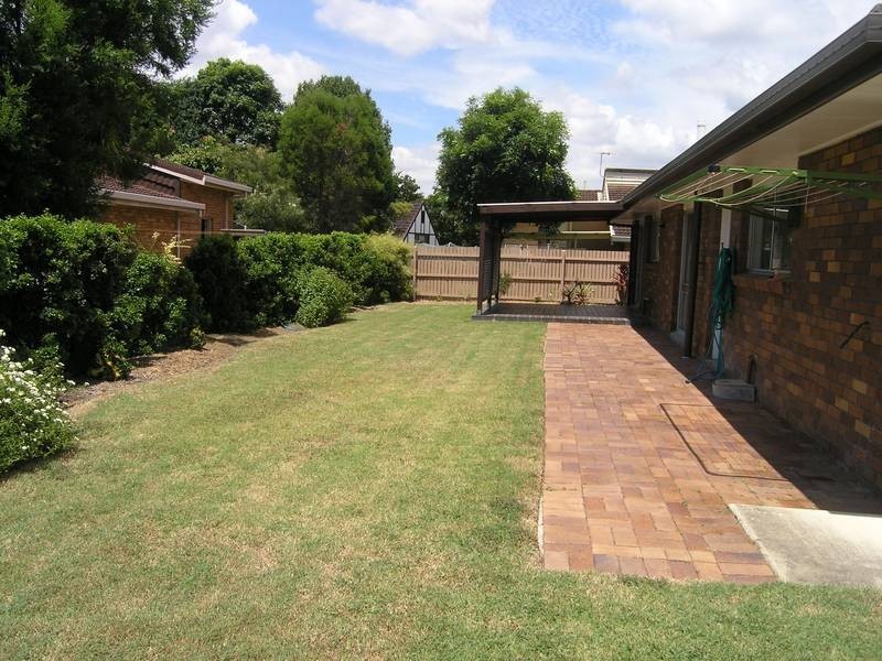 24 Uther Street, Carindale QLD 4152