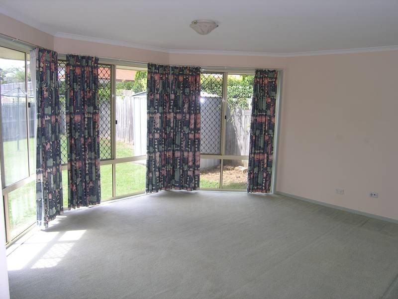 3 Kauri Street, Carindale QLD 4152