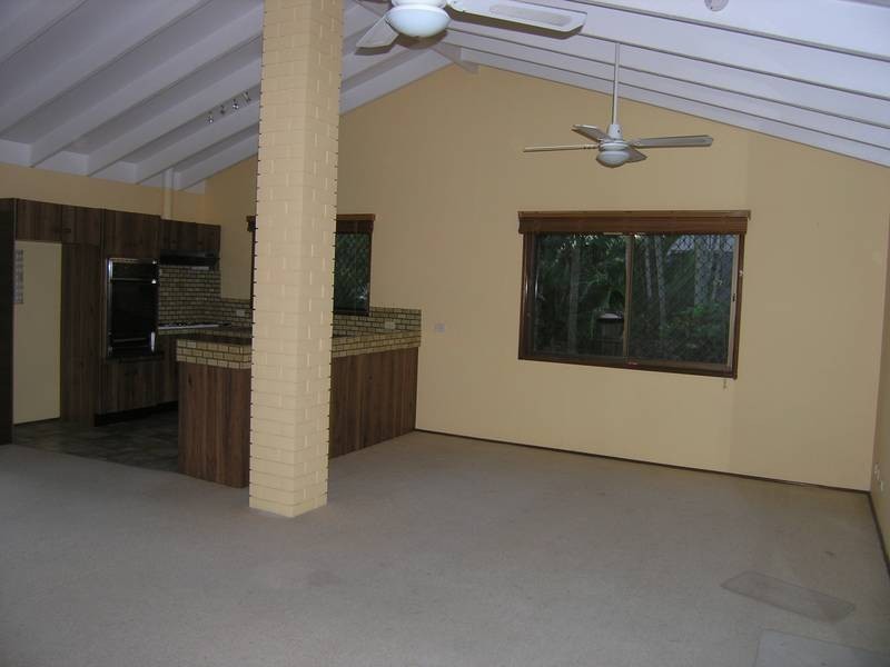 2/144 Samuel Street, Camp Hill QLD 4152