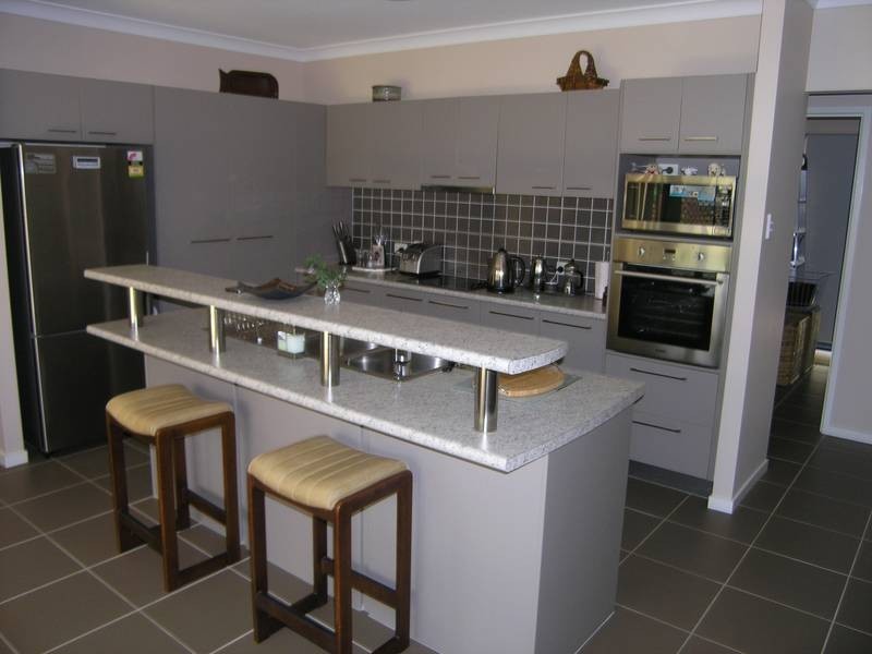 18 Reynolds Street, Carindale QLD 4152