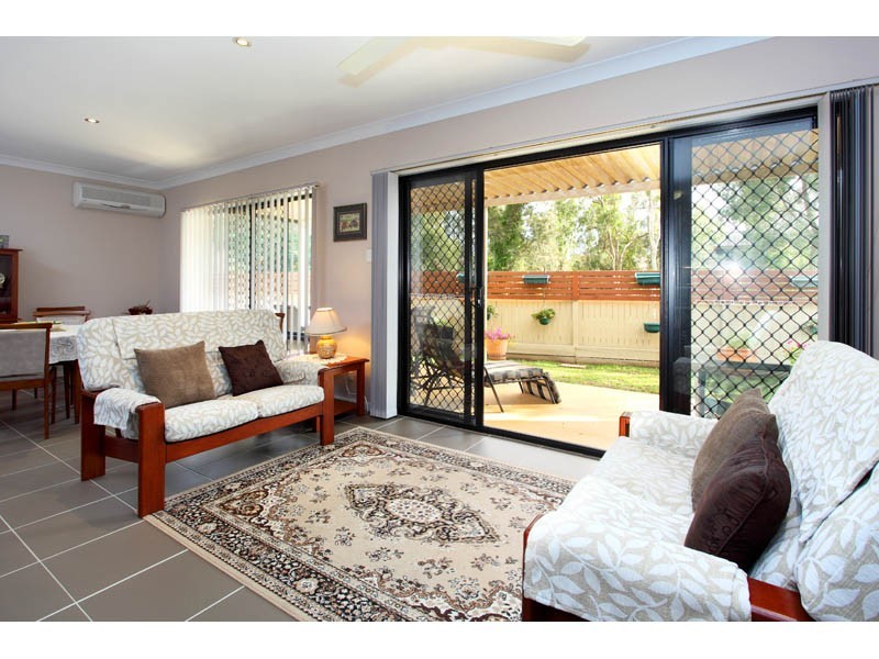 18 Reynolds Street, Carindale QLD 4152