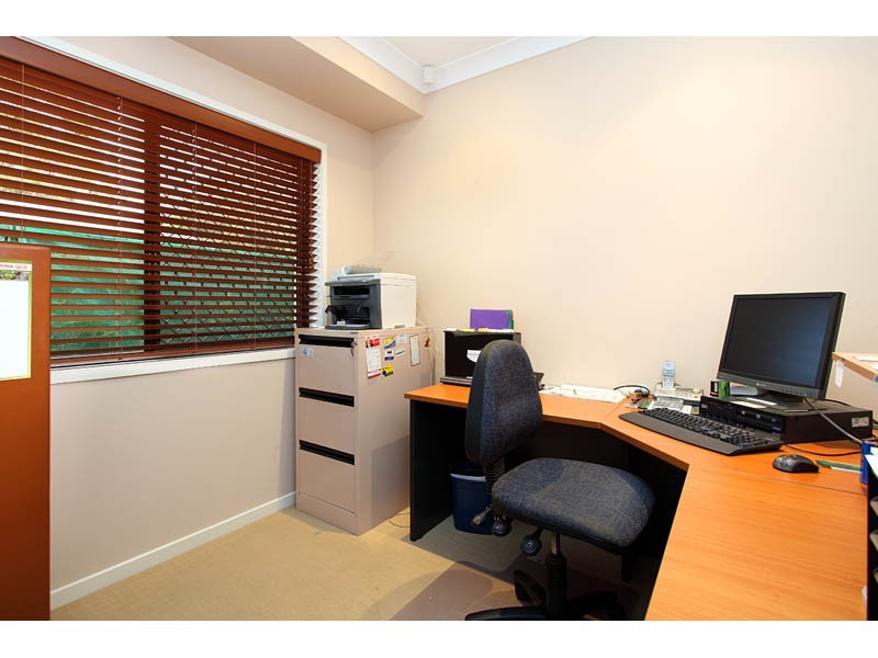 18 Reynolds Street, Carindale QLD 4152