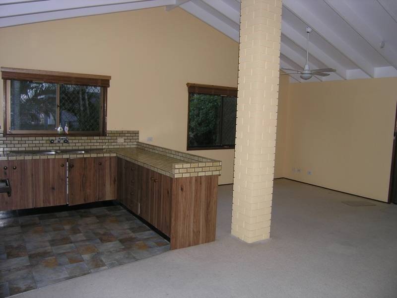 2/144 Samuel Street, Camp Hill QLD 4152