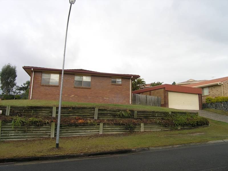 24 Rossmoya Street, Carindale QLD 4152