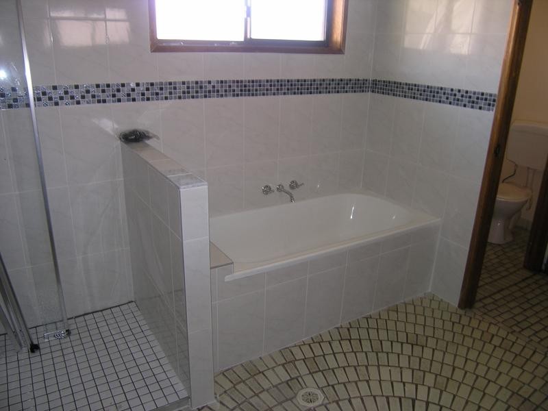 24 Rossmoya Street, Carindale QLD 4152