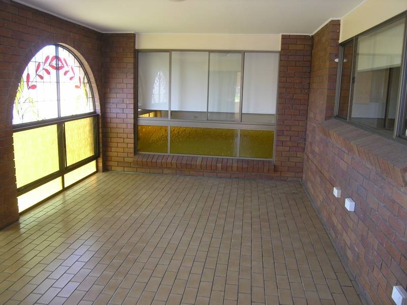 24 Rossmoya Street, Carindale QLD 4152