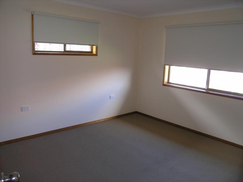 24 Rossmoya Street, Carindale QLD 4152