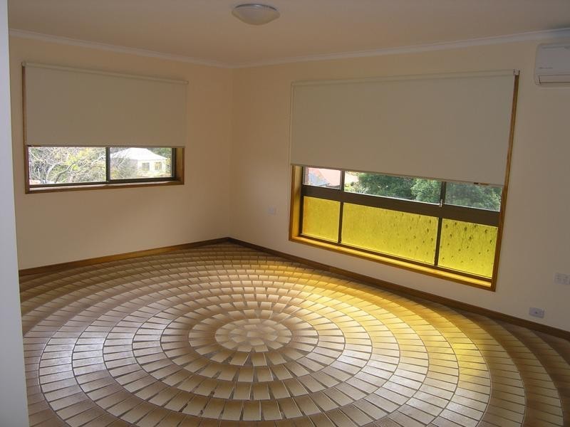 24 Rossmoya Street, Carindale QLD 4152