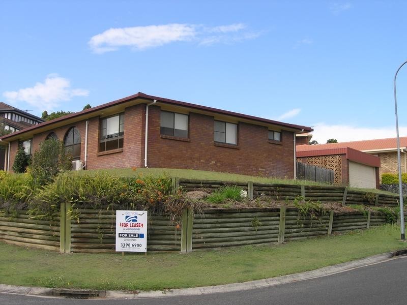 24 Rossmoya Street, Carindale QLD 4152