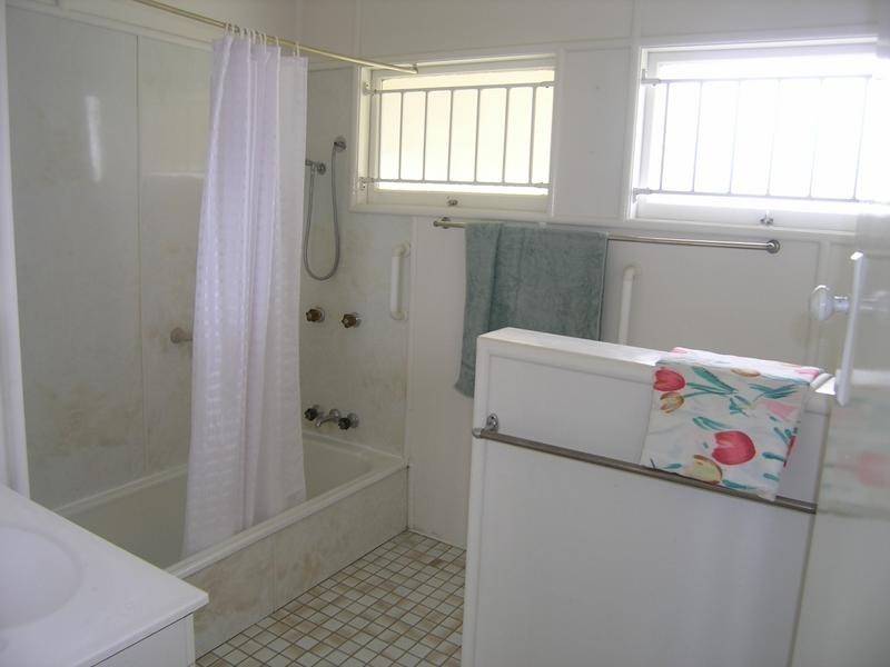 25 Arrol Street, Camp Hill QLD 4152