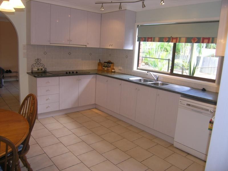 59 Donnington Street, Carindale QLD 4152