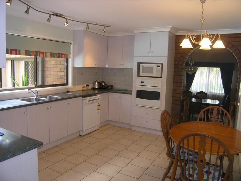 59 Donnington Street, Carindale QLD 4152