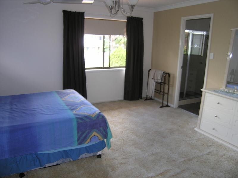 59 Donnington Street, Carindale QLD 4152