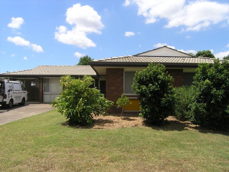 24 UTHER STREET, Carindale QLD 4152