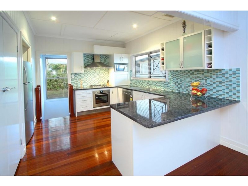 82 Carranya Street, Camp Hill QLD 4152