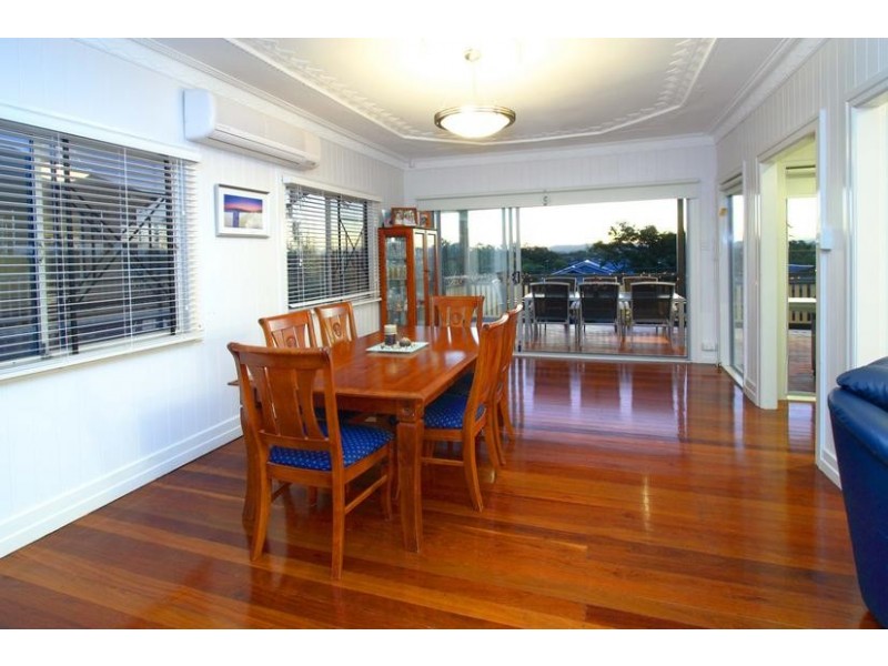 82 Carranya Street, Camp Hill QLD 4152