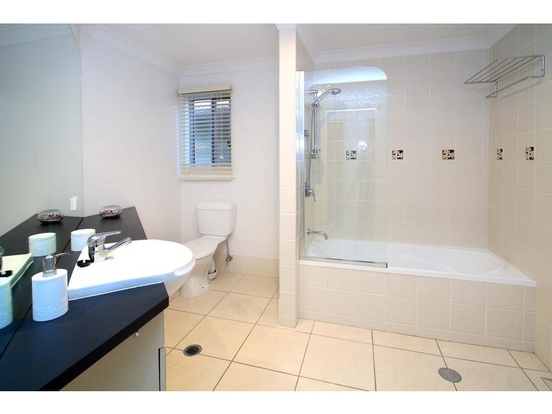 82 Carranya Street, Camp Hill QLD 4152