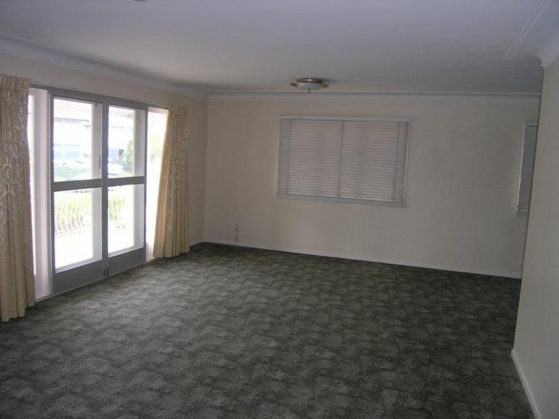 16 Leeton Street, Carina QLD 4152