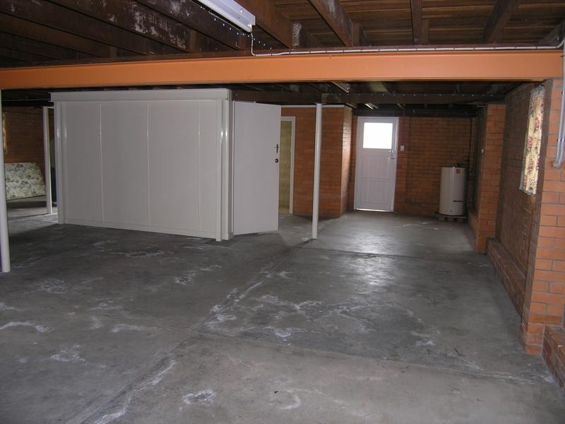 16 Leeton Street, Carina QLD 4152