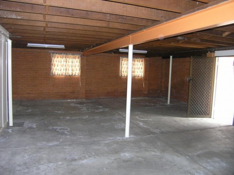 16 Leeton Street, Carina QLD 4152