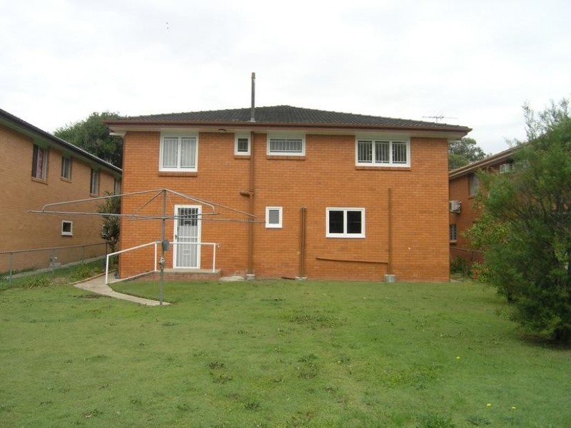 16 Leeton Street, Carina QLD 4152